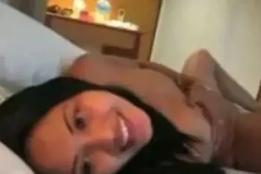 Tante Lestari Keenakan Digoda Kontol Panjang Viral